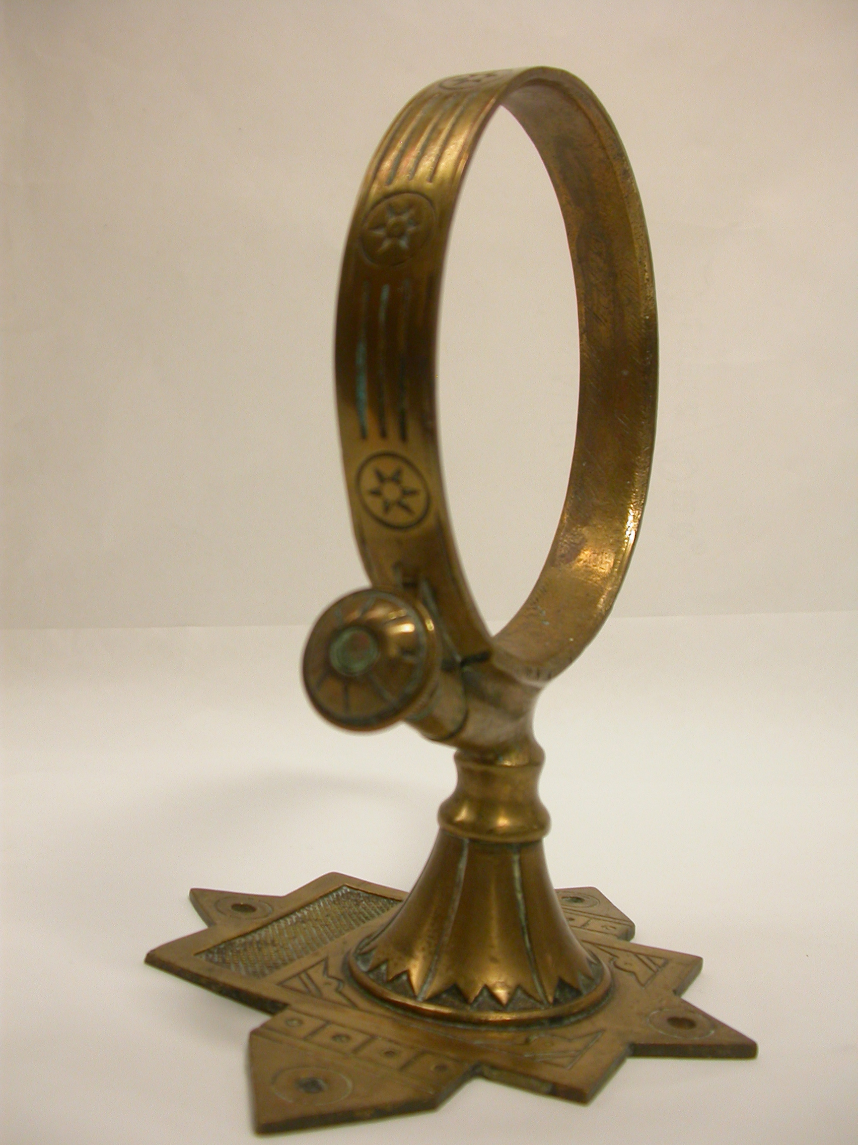 19th%20century%20brass-wall%20bracket%20for%20mounted%20oil%20lamp